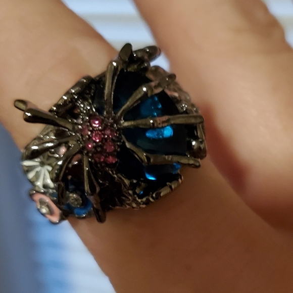 *Sale* New Sapphire Spider Drop Oil Flower Ring. - Picture 7 of 12